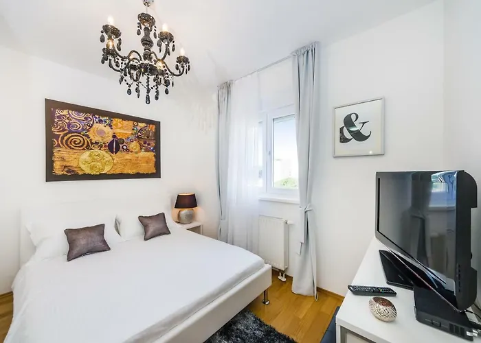Studio Apartment K & K With Free Garage