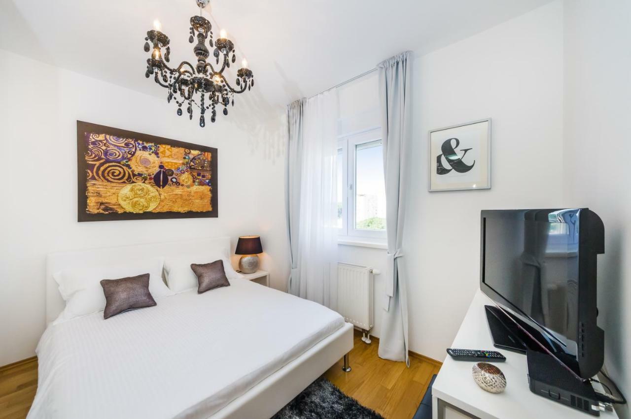 Apartment K & K With Free Garage Zadar